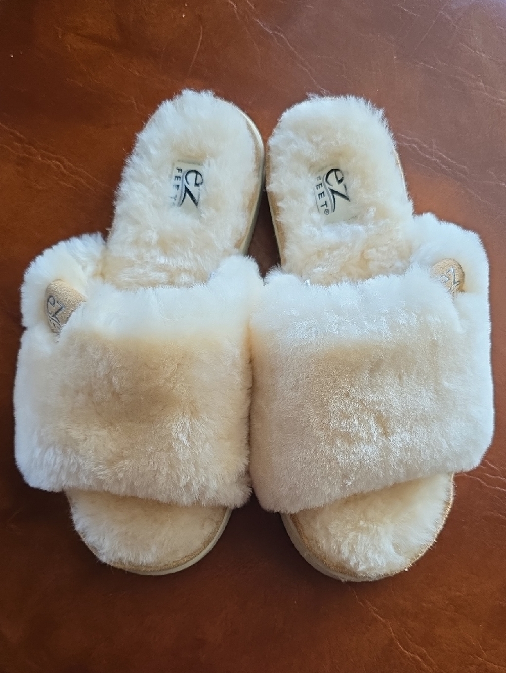 EZ Feet Genuine Shearling Wool Slide Slippers Cream Size 8 Cozy Plush